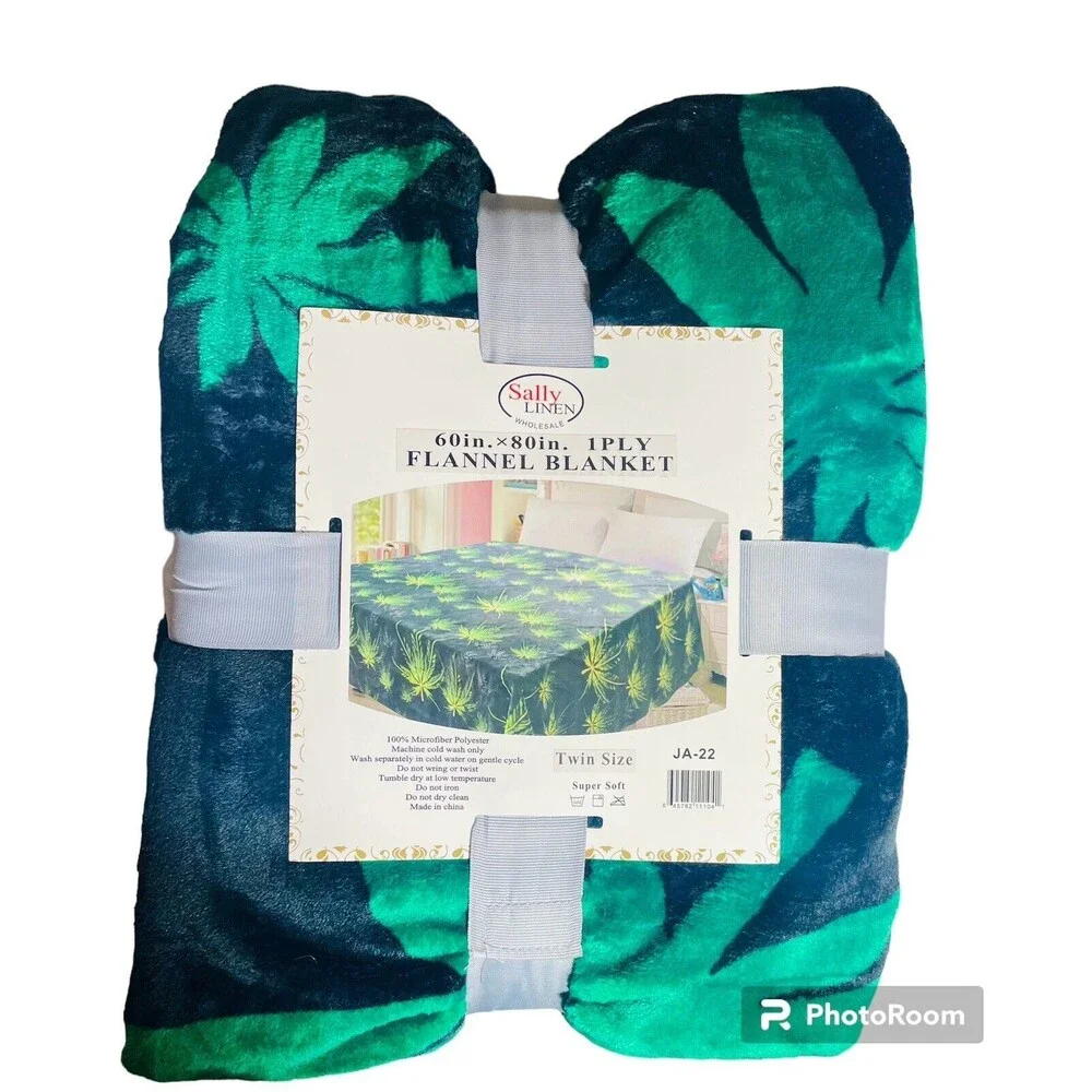 Worlds Softest Oversized Twin Comforter 420 Weed Mary J Green Leaf Blanket